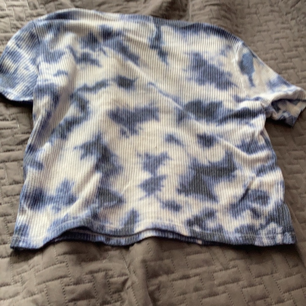 HOLLISTER - Picture 3 of 3